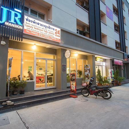 Jr Mansion On Nut Soi 25 Banguecoque Exterior foto